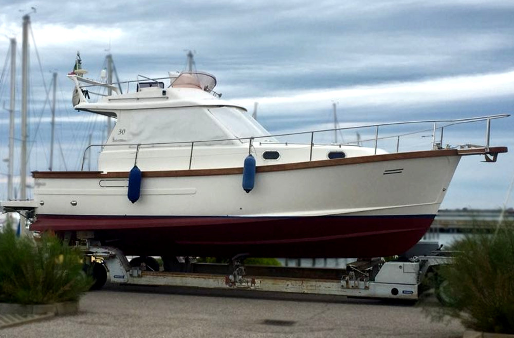 <<< VENDUTO >>> SCIALLINO 30 FLY + 2x 250Hp VM TD<br><a href=dettaglio.aspx?Id=3 >VAI ALLA SCHEDA</a>